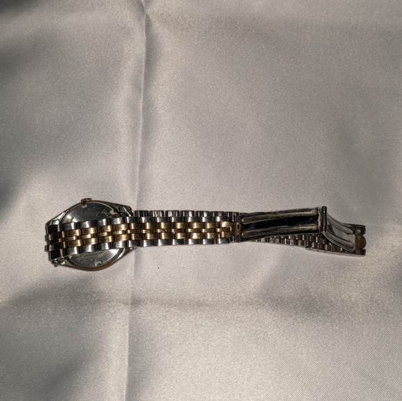 Vintage Lorus Disney Mikey Mouse watch - Picture 10 of 15